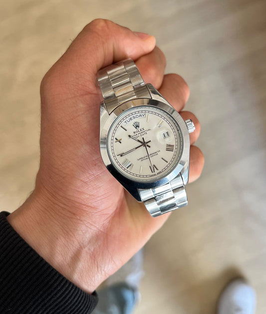Rolex Day-Date - Fond Blanc Romanian Numbers