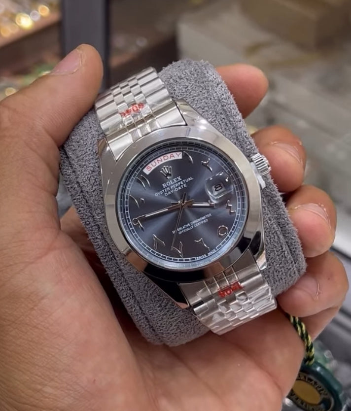 MONTRE Day-Date 40 Arabic Numerals Black Dial